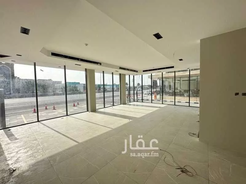 مكتب تجاري للإيجار في شارع الملك فهد بن عبدالعزيز سعود, حي الخور, مدينة الخبر, المنطقة الشرقية 1 صورة