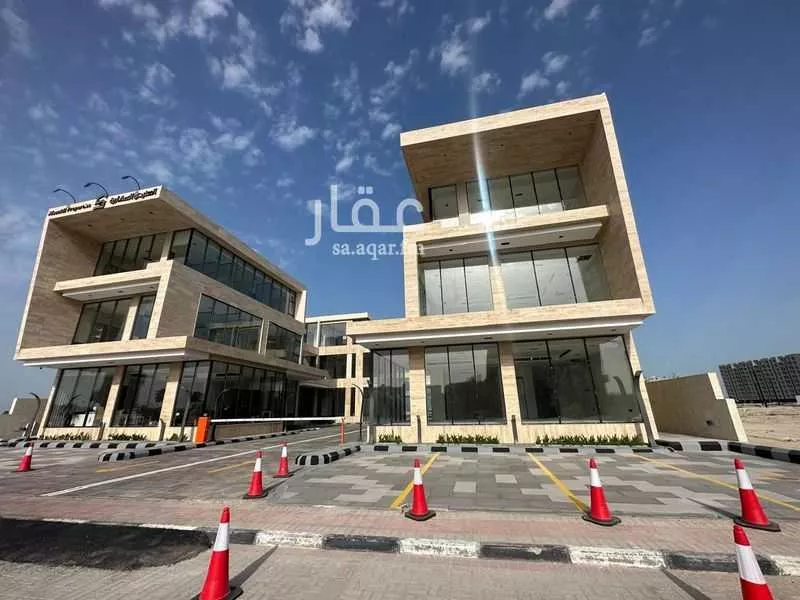 مكتب تجاري للإيجار في شارع الملك فهد بن عبدالعزيز سعود, حي الخور, مدينة الخبر, المنطقة الشرقية 1 صورة