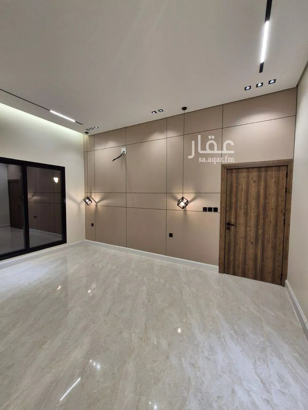 دور للبيع في شارع طارق بن شهاب, حي العارض, مدينة الرياض, منطقة الرياض 1 صورة