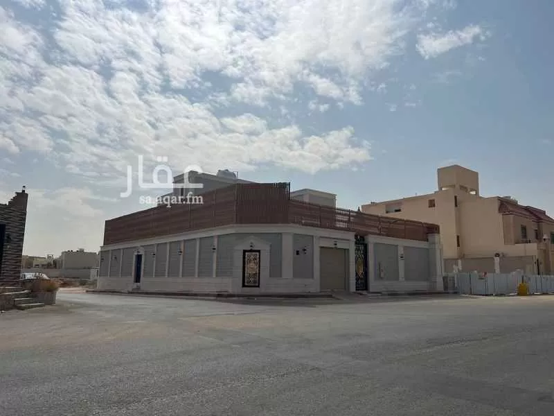 فيلا للبيع في شارع إبراهيم بن خليل الكردي, حي المهدية, مدينة الرياض, منطقة الرياض 1 صورة