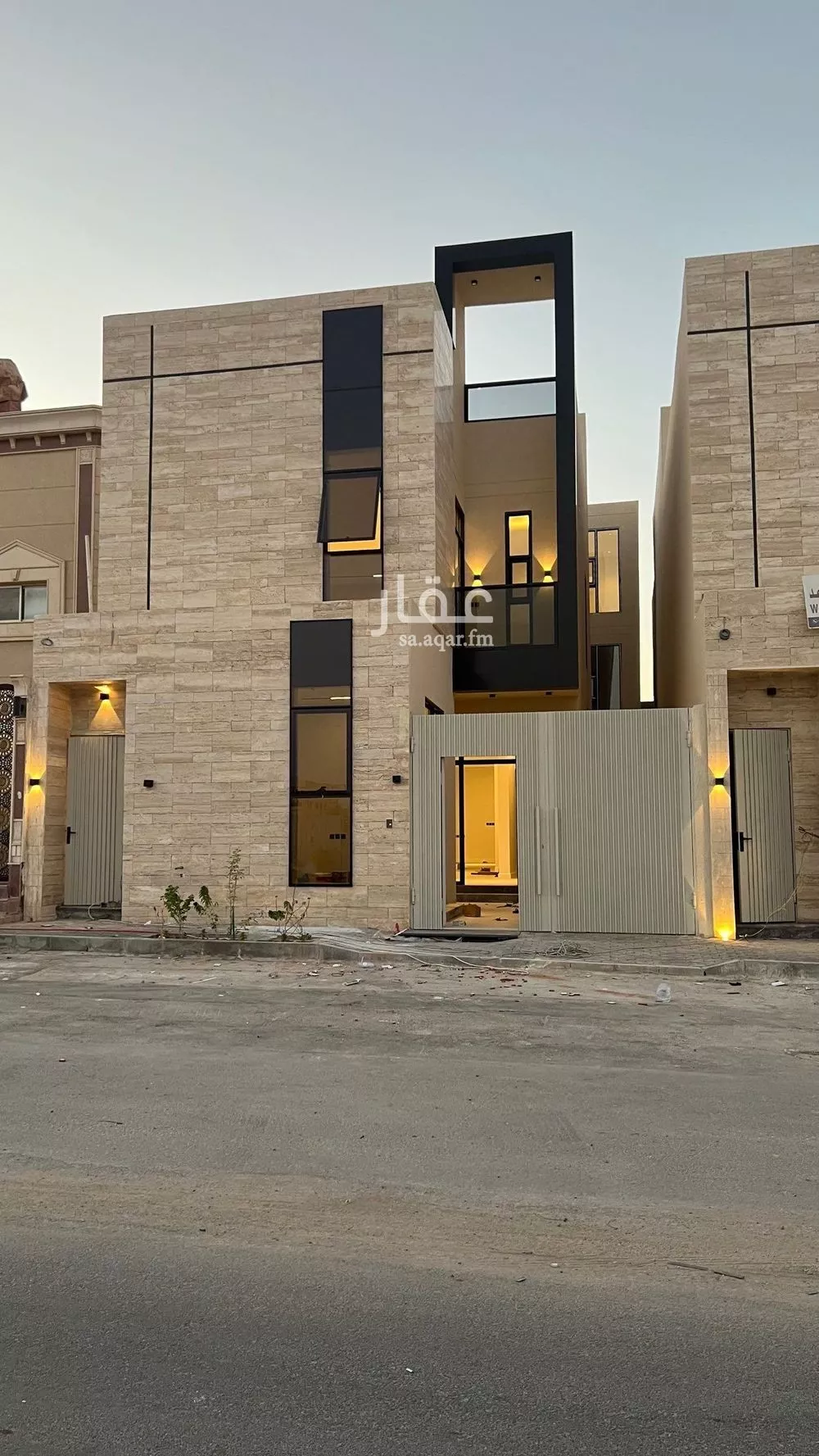 فيلا للبيع في شارع عبدالله النحوي, حي المهدية, مدينة الرياض, منطقة الرياض 1 صورة
