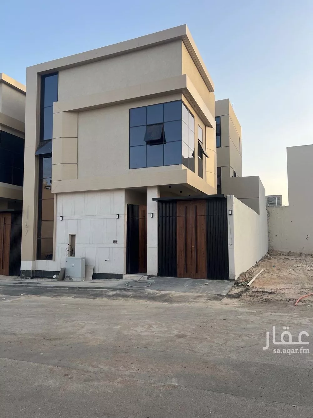 فيلا للبيع في شارع عبداللطيف بن المبارك, حي المهدية, مدينة الرياض, منطقة الرياض 1 صورة