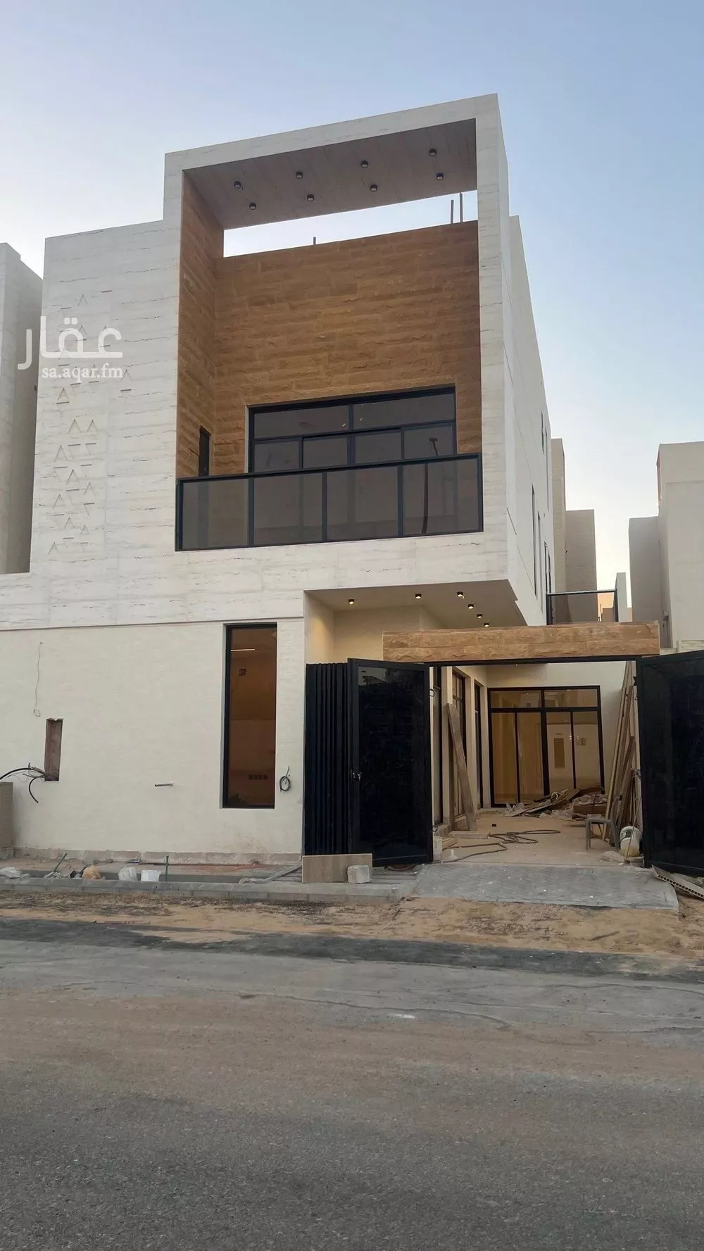 فيلا للبيع في شارع محمد بن أبي بكر القيم, حي المهدية, مدينة الرياض, منطقة الرياض 1 صورة