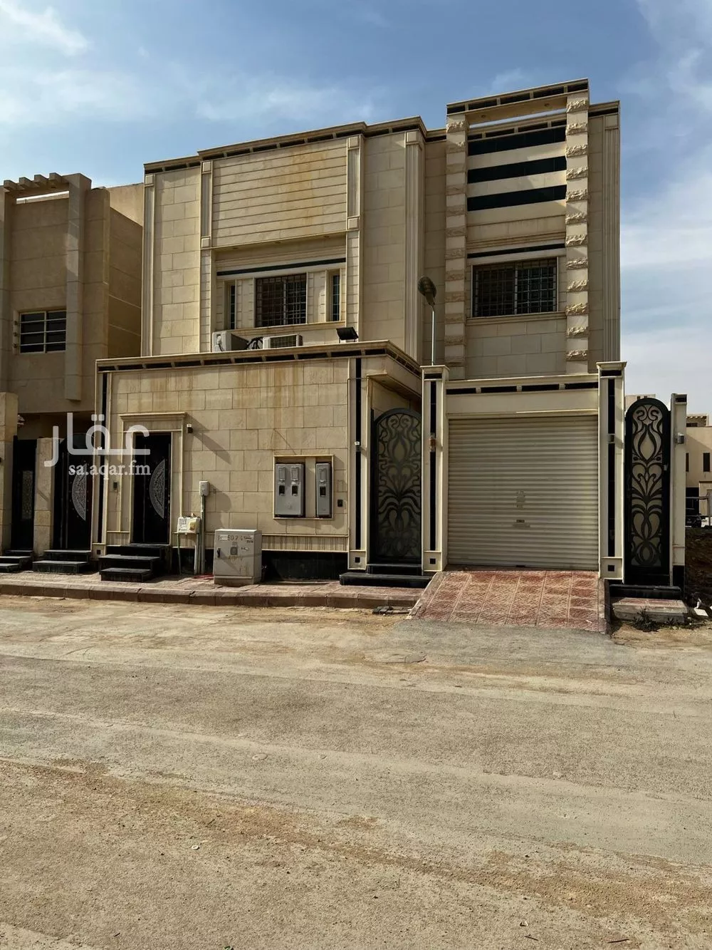 فيلا للبيع في شارع أبي الحسين الرضي, حي العارض, مدينة الرياض, منطقة الرياض 1 صورة