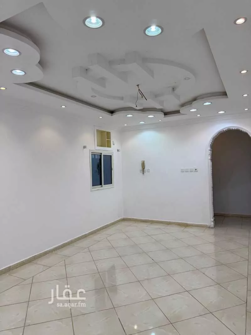 شقة للإيجار في شارع عبدالله ابن عبدالرحمن ابن حاطب ، حي العزيزية ، المدينة المنورة ، منطقة المدينة المنورة 1 صورة