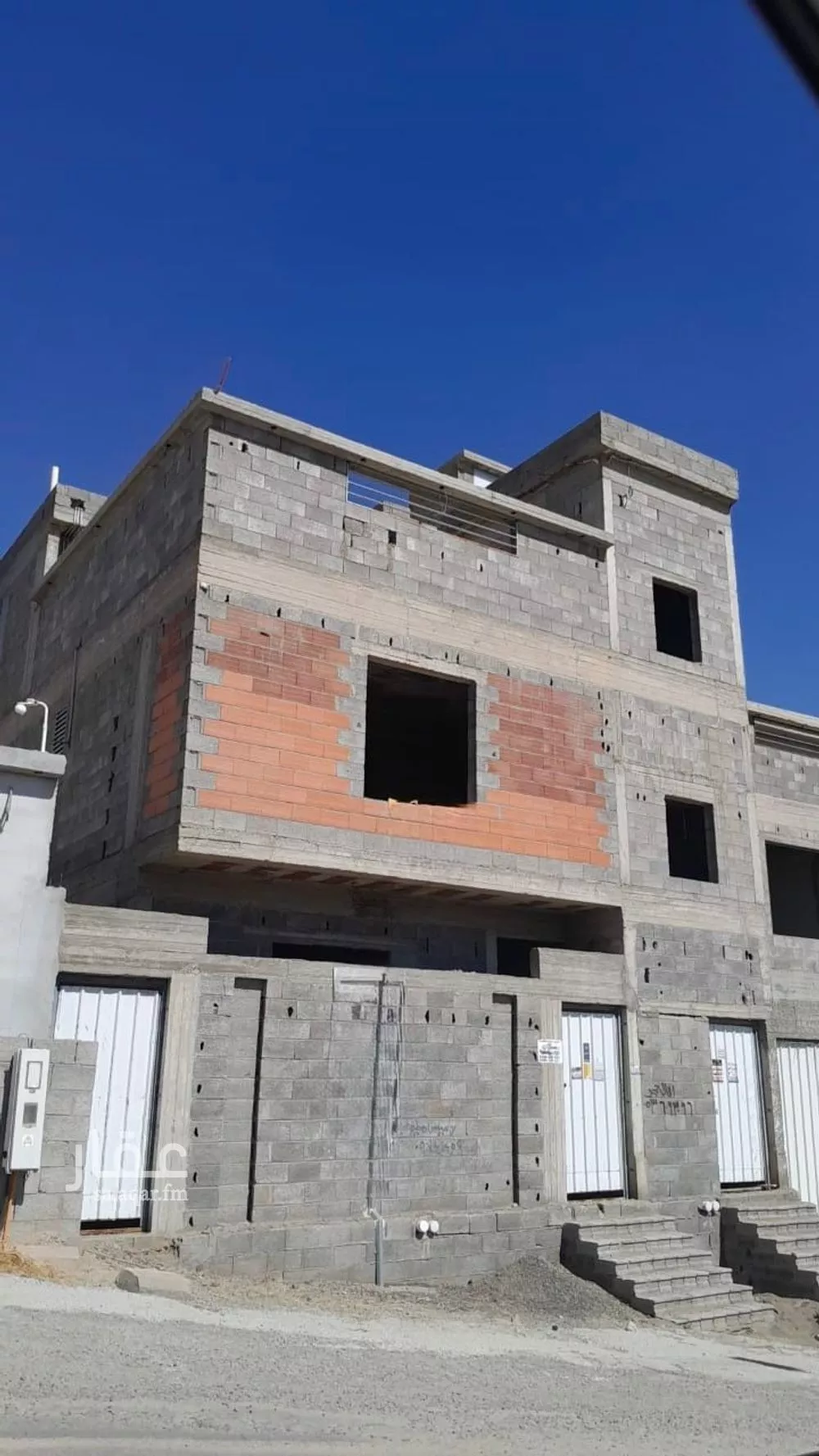 عمارة للبيع في حي الظرفة, مدينة خميس مشيط, منطقة عسير 1 صورة