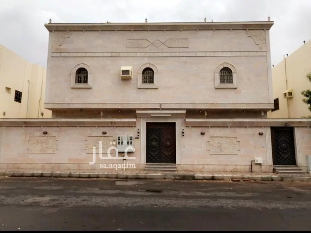 عمارة للبيع في شارع علي ابن عمر الدارقطني, حي العزيزية, مدينة المدينة المنورة, منطقة المدينة المنورة 1 صورة