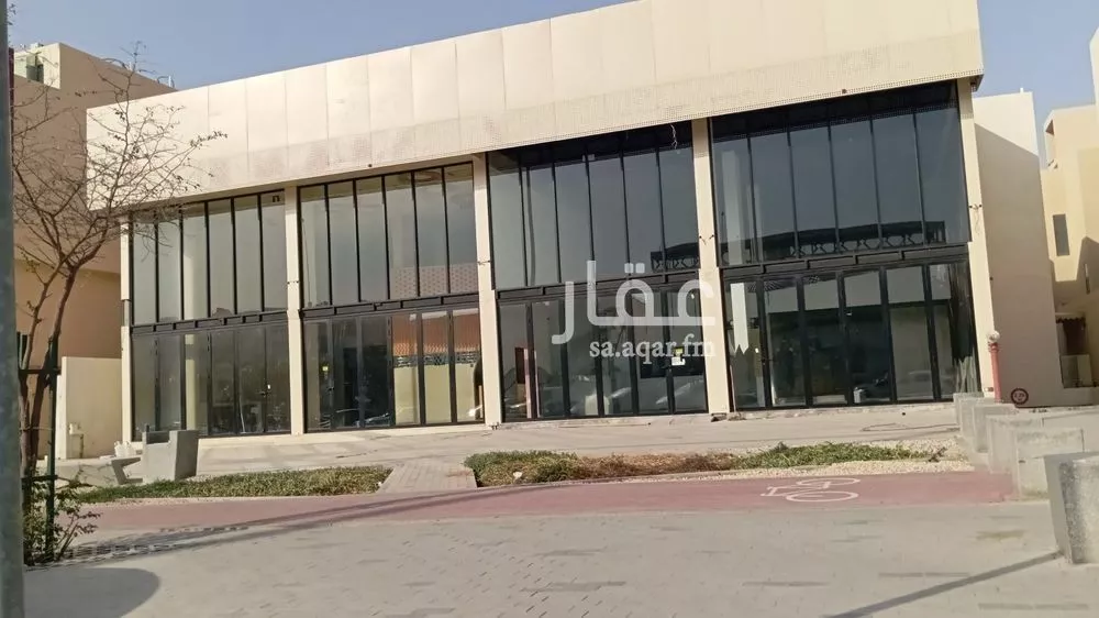 محل للإيجار في شارع طريق الامير محمد بن سعد بن عبد العزيز, حي الملقا, مدينة الرياض, منطقة الرياض 1 صورة
