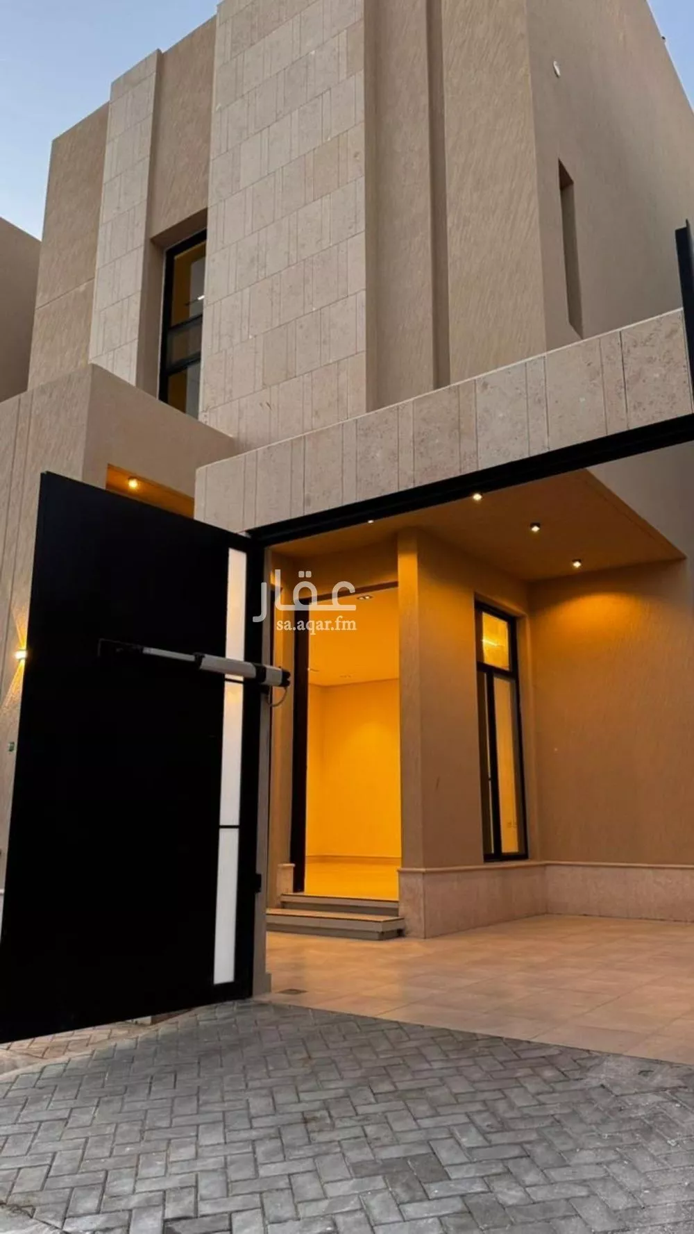 فيلا للبيع في شارع زياد بن أيوب, حي الرمال, مدينة الرياض, منطقة الرياض 1 صورة