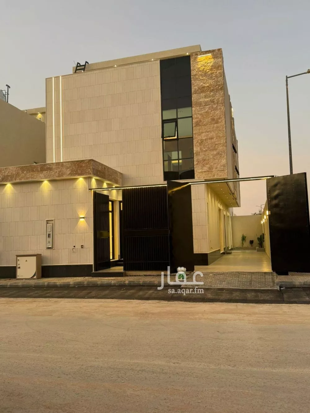 فيلا للبيع في شارع أبي طالب الكرخي, حي الخليج, مدينة الرياض, منطقة الرياض 1 صورة