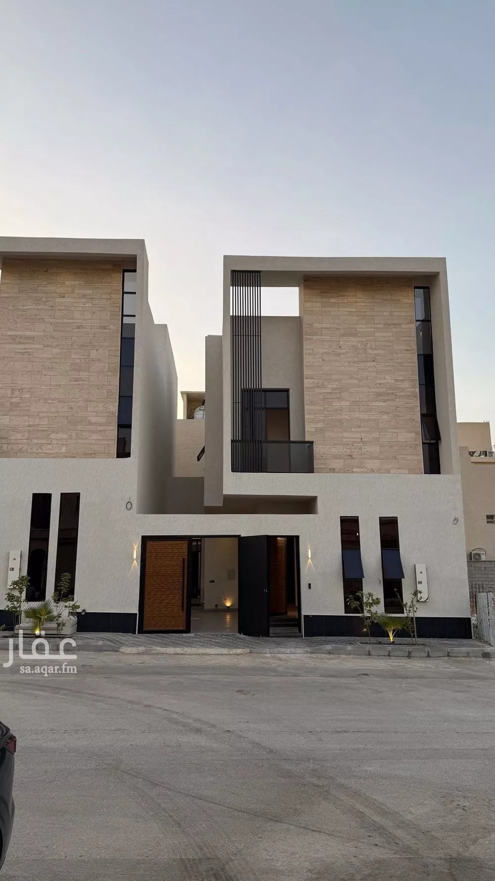 فيلا للبيع في شارع محمد بن أبي بكر القيم, حي المهدية, مدينة الرياض, منطقة الرياض 1 صورة