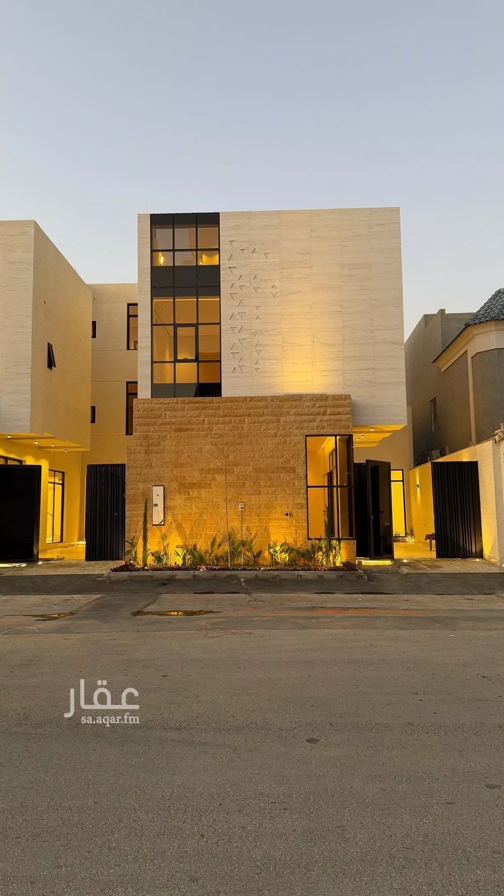 فيلا للبيع في شارع فؤاد محمد عمر توفيق, حي المهدية, مدينة الرياض, منطقة الرياض 1 صورة