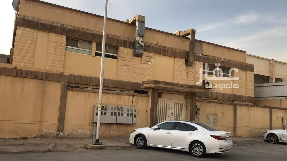 عمارة للبيع في شارع ابن القيم الجوزية, حي الملز, مدينة الرياض, منطقة الرياض 1 صورة