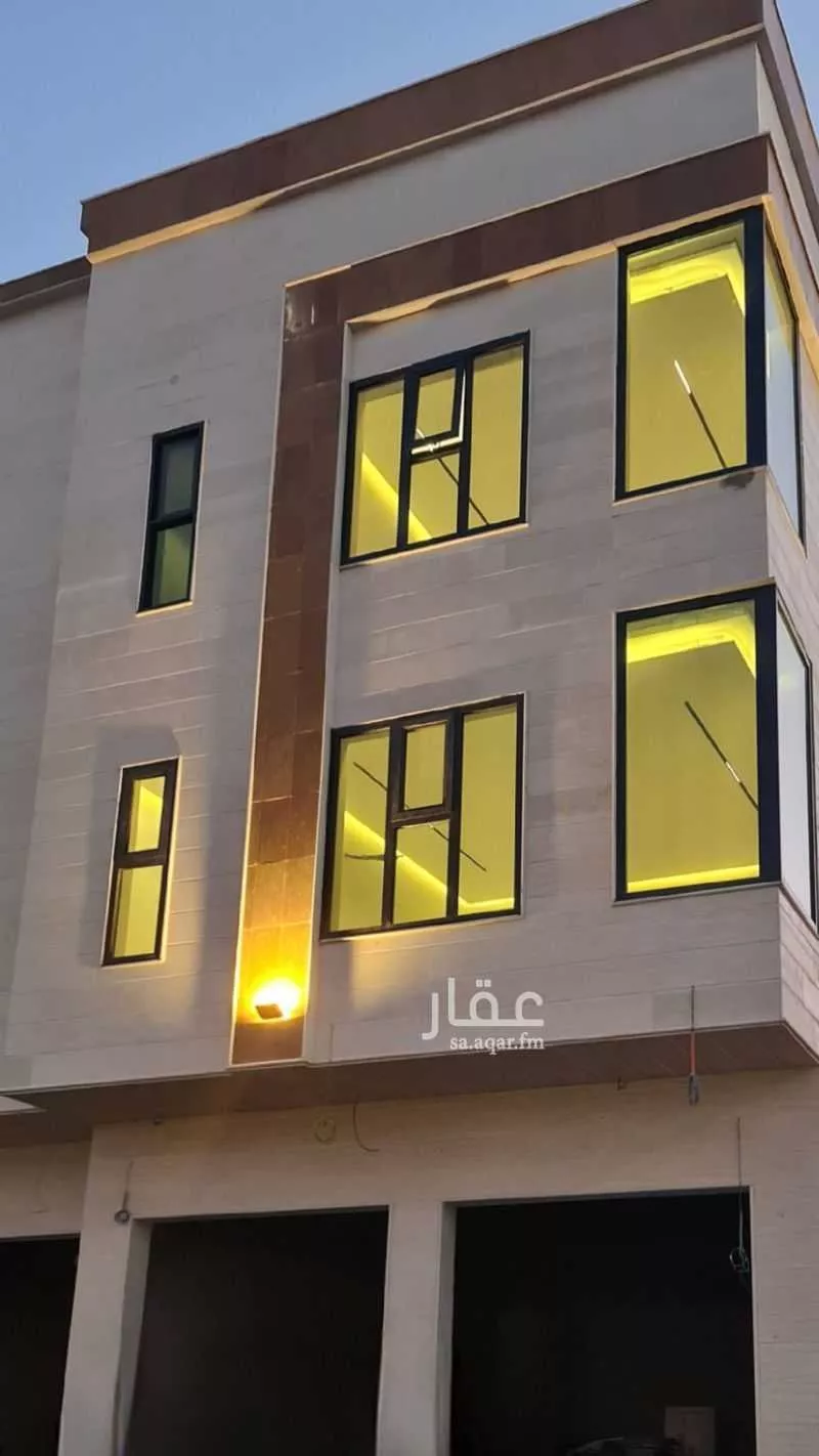 عمارة للبيع في شارع ابن الاحمر, حي الرانوناء, مدينة المدينه المنوره, منطقة المدينة المنورة 1 صورة