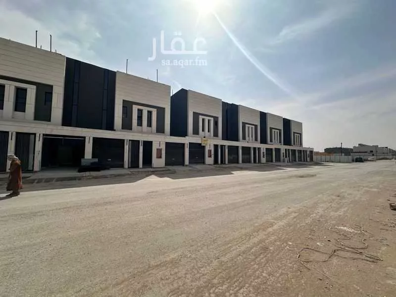 دور للبيع في شارع الحسين التاج, حي طويق, مدينة الرياض, منطقة الرياض 1 صورة