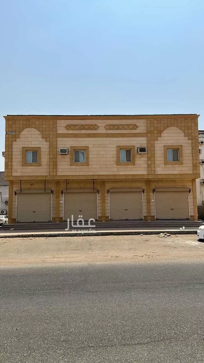 عمارة للبيع في شارع طريق ابو ذر الغفاري, حي الصفاء, مدينة رابغ, منطقة مكة المكرمة 1 صورة