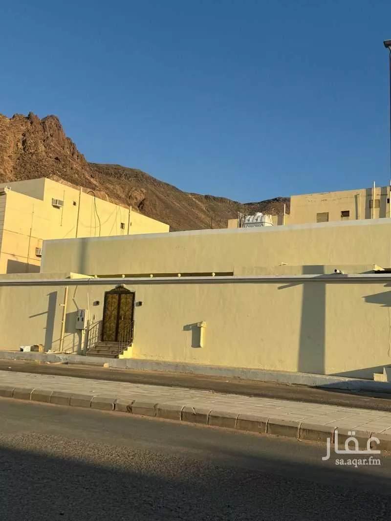 عمارة للبيع في شارع تميم ابن معبد, حي السلام, مدينة المدينه المنوره, منطقة المدينة المنورة 1 صورة