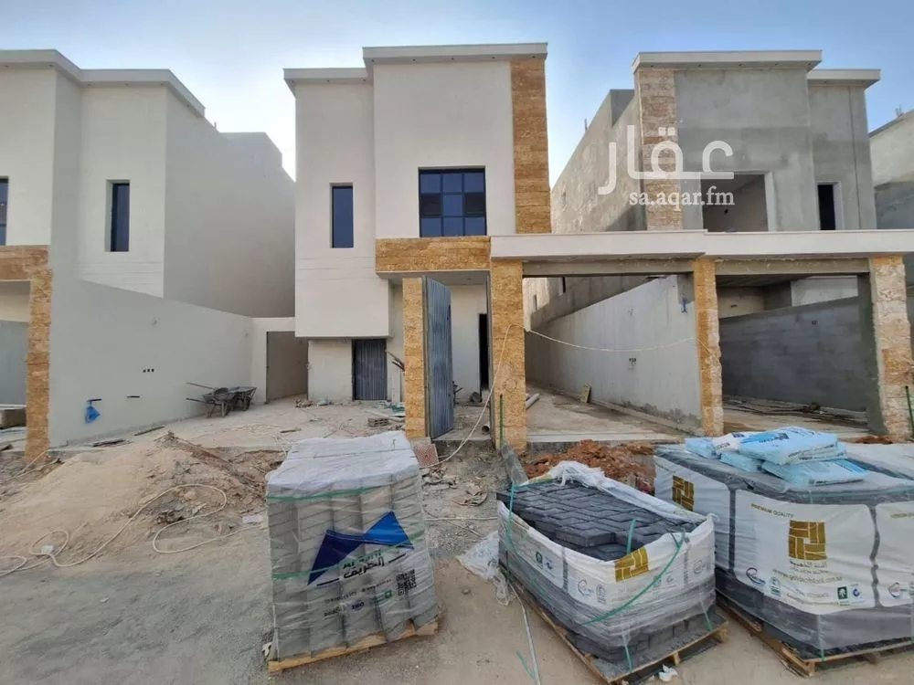 دور للبيع في شارع عبدالله بافقيه الحضرمي, حي عكاظ, مدينة الرياض, منطقة الرياض 1 صورة