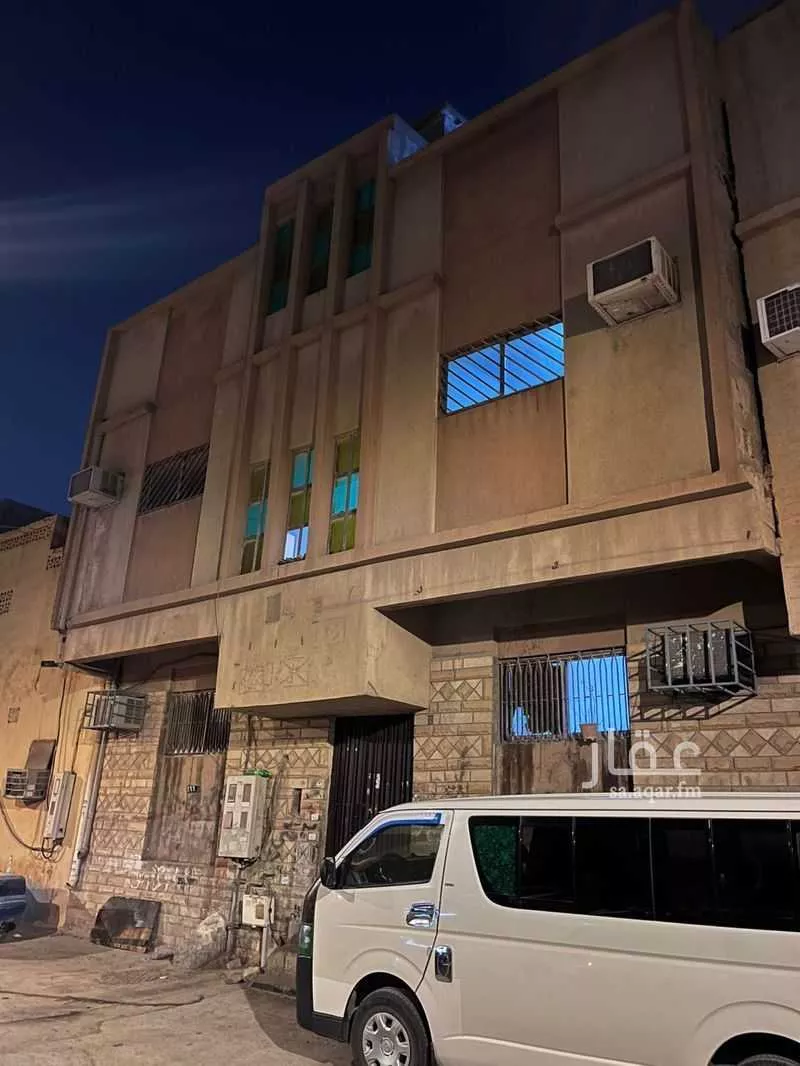 عمارة للبيع في شارع قيس ابن رفاعة, حي منفوحة الجديدة, مدينة الرياض, منطقة الرياض 1 صورة
