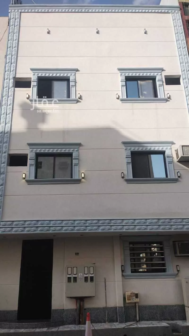 عمارة للبيع في شارع الصفاصيف, حي الوزارات, مدينة الرياض, منطقة الرياض 1 صورة