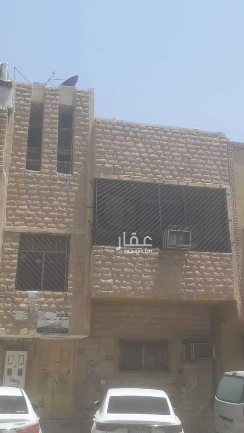 عمارة للبيع في شارع المعافري, حي غبيرا, مدينة الرياض, منطقة الرياض 1 صورة