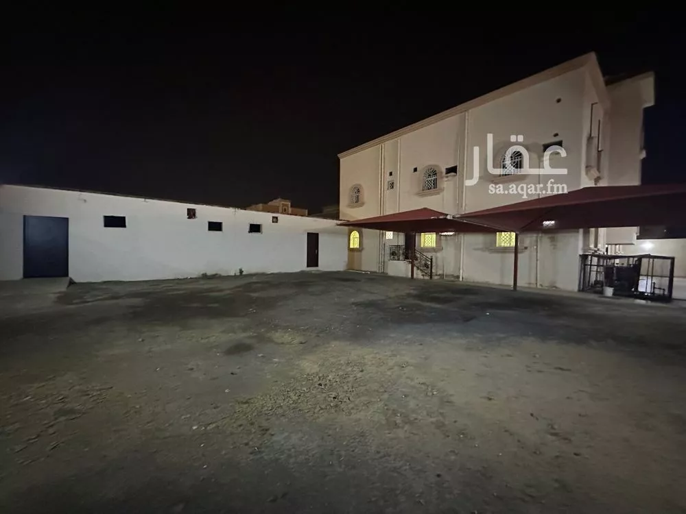 عمارة للإيجار في شارع شارع 12 و, حي السويس 1, مدينة جازان, منطقة جازان 1 صورة