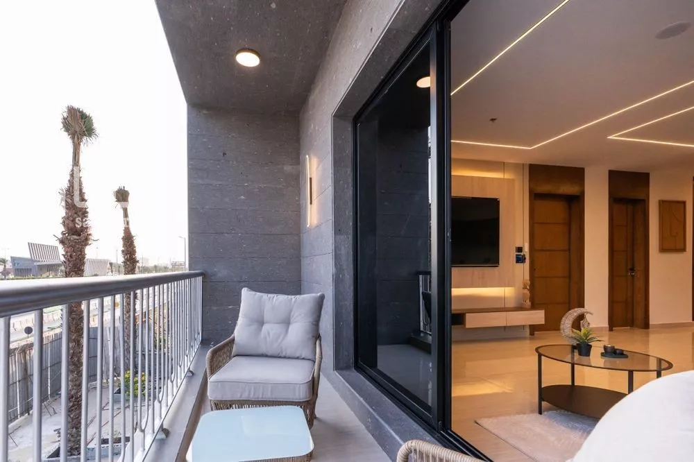 عمارة للبيع في حي الحمراء, مدينة الخبر, المنطقة الشرقية 1 صورة