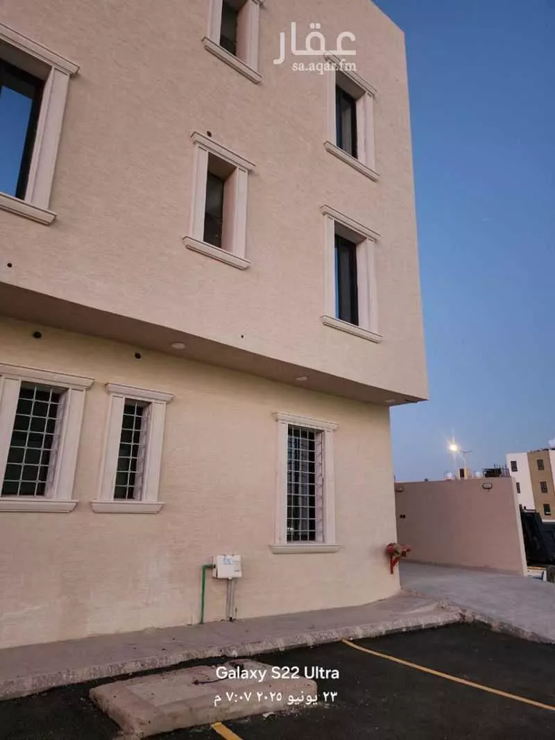 عمارة للإيجار في شارع ابن نجم, حي ظهرة لبن, مدينة الرياض, منطقة الرياض 1 صورة