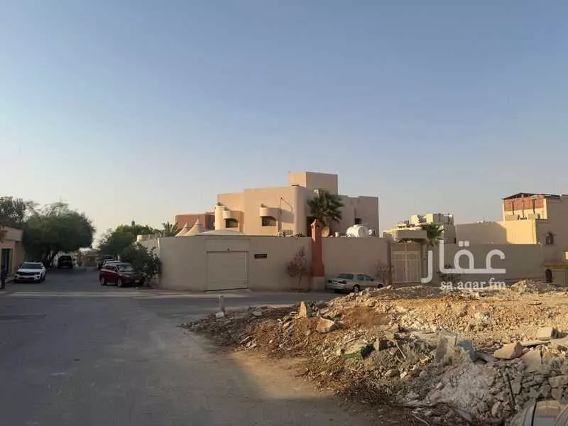 فيلا للبيع في شارع المنذر بن الطفيل, حي الربوة, مدينة الرياض, منطقة الرياض 1 صورة