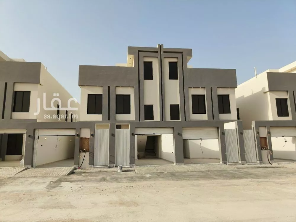 دور للبيع في شارع عبدالله بن أبي البركات, حي عكاظ, مدينة الرياض, منطقة الرياض 1 صورة