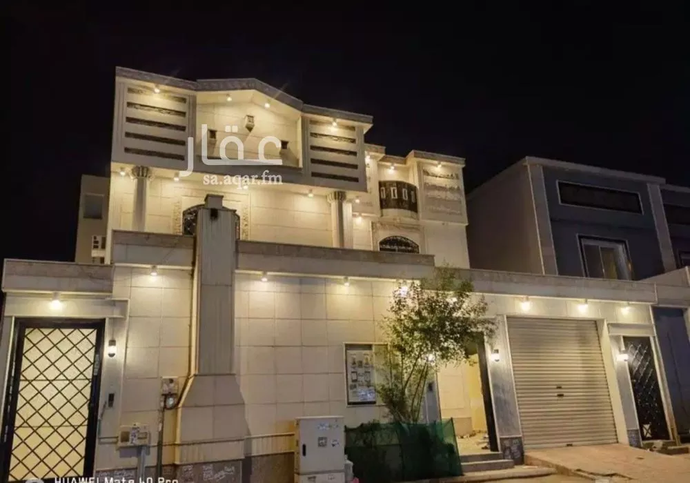 فيلا للبيع في شارع عبدالعزيز الأحيدب, حي الرمال, مدينة الرياض, منطقة الرياض 1 صورة