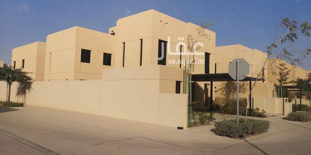 فيلا للبيع في شارع رقم 1043, حي سدرة, مدينة الرياض, منطقة الرياض 1 صورة
