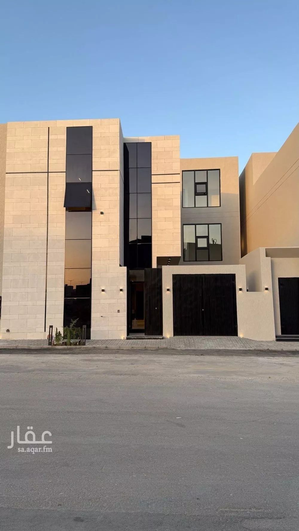 فيلا للبيع في شارع عبداللطيف بن المبارك, حي المهدية, مدينة الرياض, منطقة الرياض 1 صورة