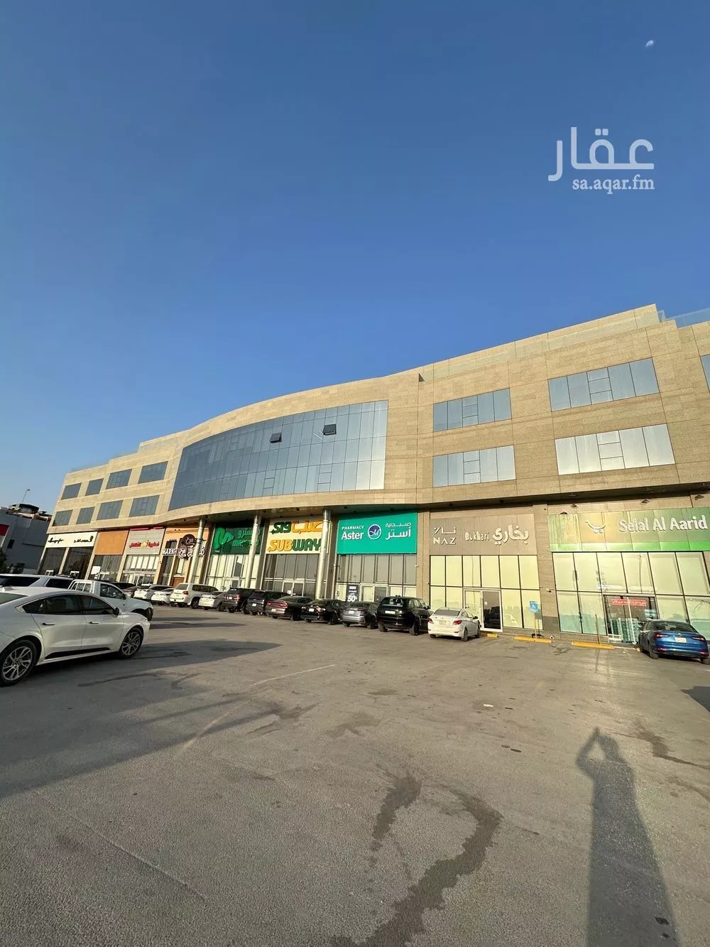 مكتب تجاري للإيجار في شارع الملك فهد, حي العارض, مدينة الرياض, منطقة الرياض 1 صورة