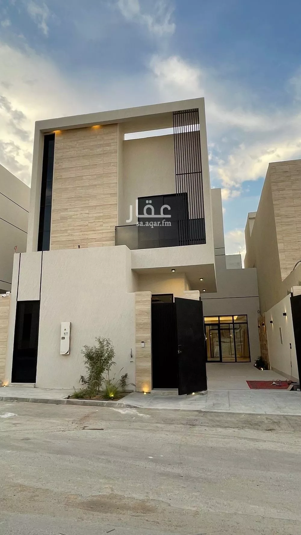 فيلا للبيع في شارع عبدالقادر بن عبدالوارث, حي المهدية, مدينة الرياض, منطقة الرياض 1 صورة