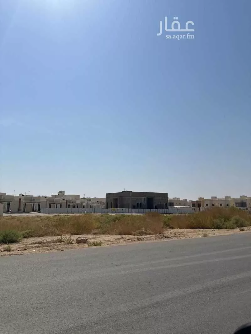 أرض للبيع في شارع شارع عرض 30, حي الشقة, مدينة بريده, منطقة القصيم 1 صورة