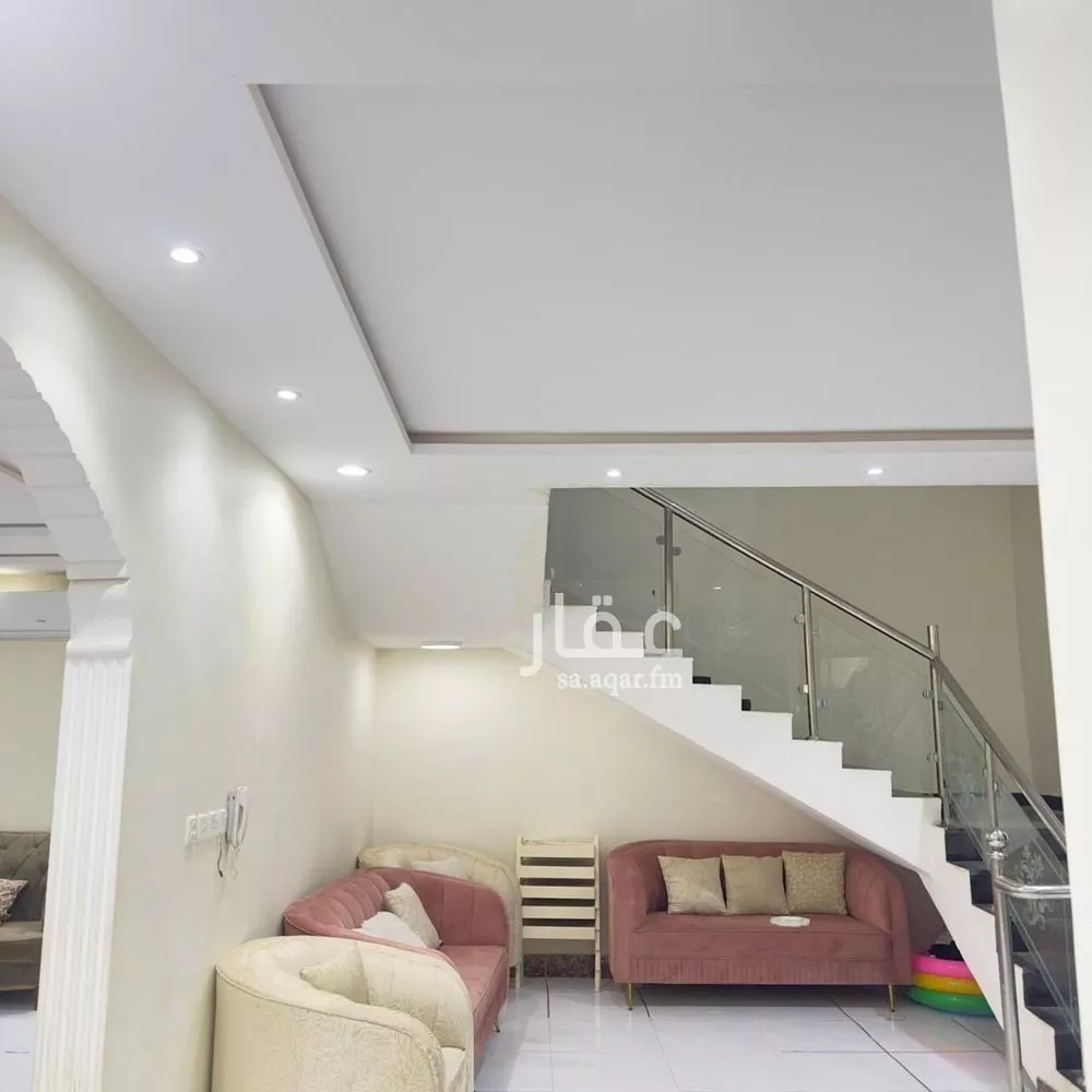 فيلا للإيجار في شارع الناجية, حي عكاظ, مدينة الرياض, منطقة الرياض 1 صورة