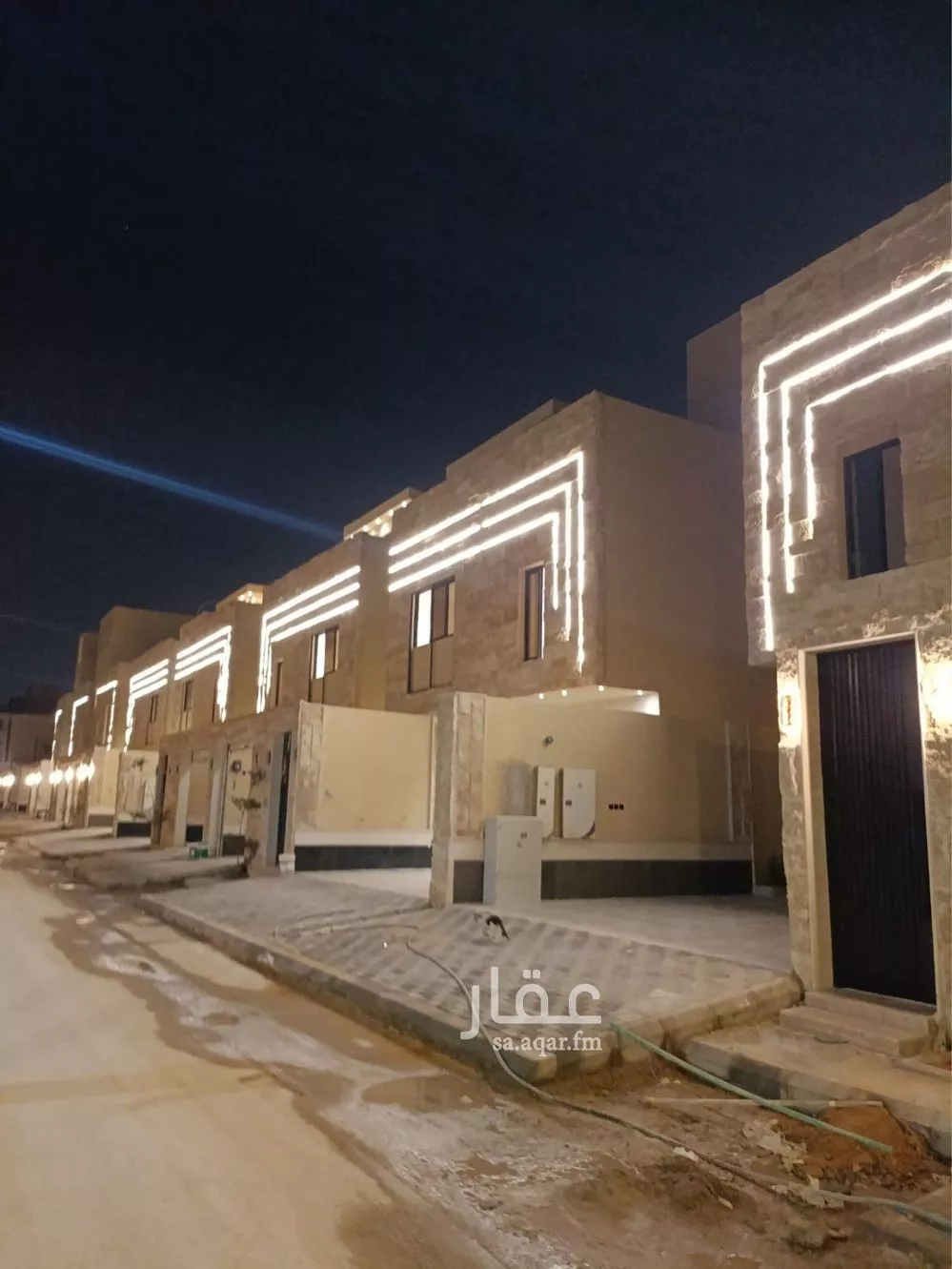 دور للبيع في شارع الخندق, حي طويق, مدينة الرياض, منطقة الرياض 1 صورة