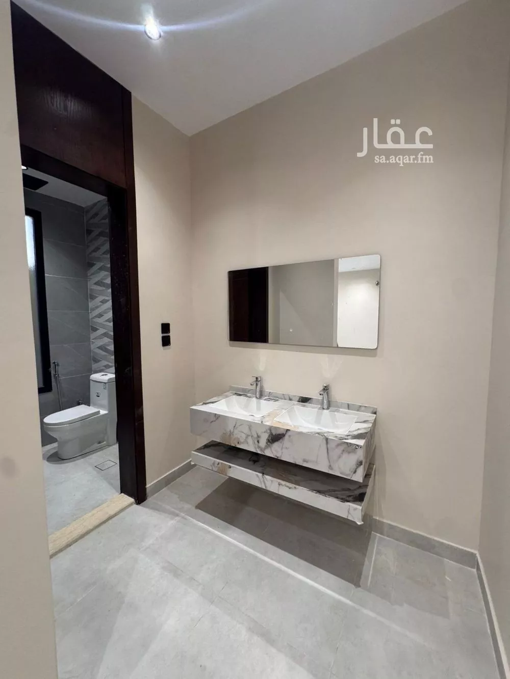 فيلا للبيع في شارع صدقة الدقاق, حي الرحمانية, مدينة جدة, منطقة مكة المكرمة 1 صورة