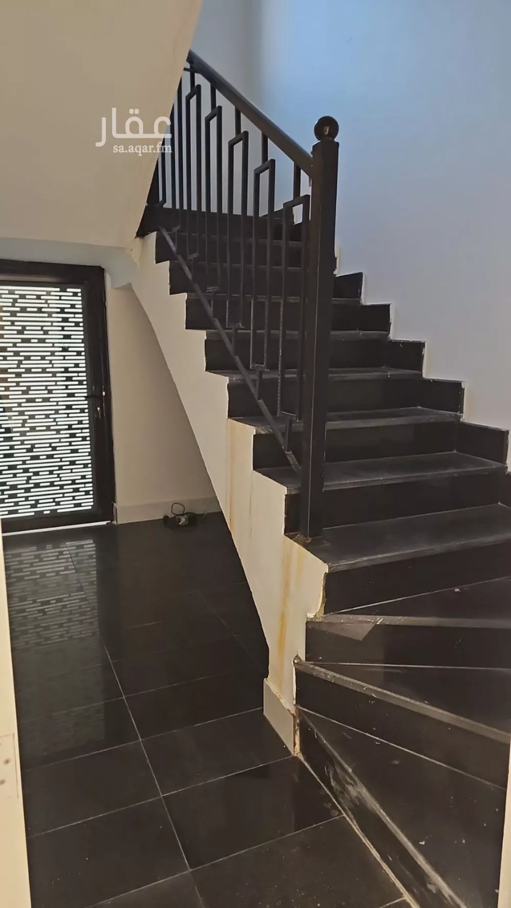 فيلا للبيع في شارع محايل, حي الصواري, مدينة الخبر, المنطقة الشرقية 1 صورة