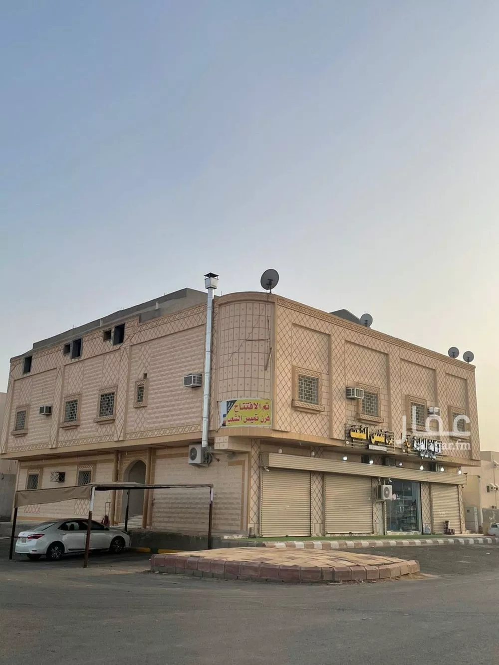 عمارة للبيع في شارع القاسم بن سليمان, حي الدفاع, مدينة المدينه المنوره, منطقة المدينة المنورة 1 صورة