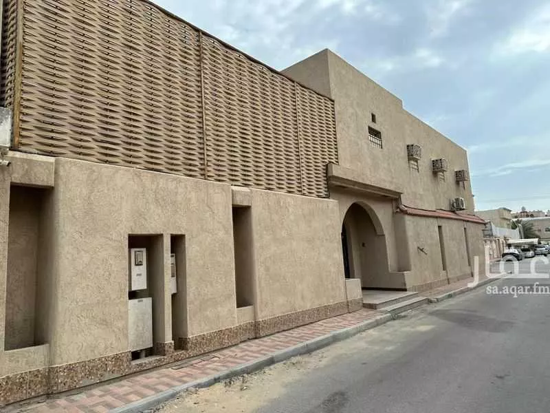 فيلا للبيع في شارع ابي بن عجلان ، حي احد ، الدمام ، الدمام 1 صورة