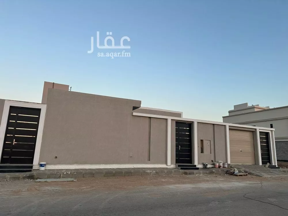 فيلا للبيع في شارع ابو ذر الحنفي, حي الروضة, مدينة المجمعة, منطقة الرياض 1 صورة