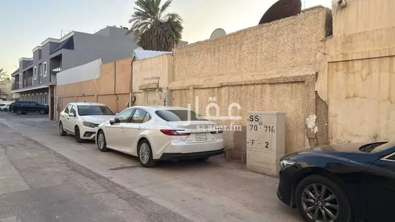 فيلا للبيع في شارع الفاسي, حي الضباط, مدينة الرياض, منطقة الرياض 1 صورة