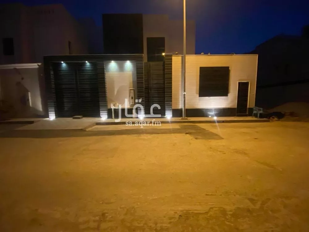 فيلا للبيع في شارع قطب الدين بن ظهيره, حي القيروان, مدينة الرياض, منطقة الرياض 1 صورة