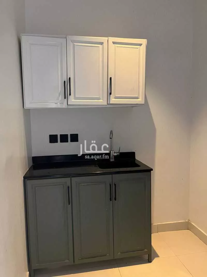 شقة للإيجار في شارع صلاح الدين الايوبي, حي الضباط, مدينة الرياض, منطقة الرياض 1 صورة