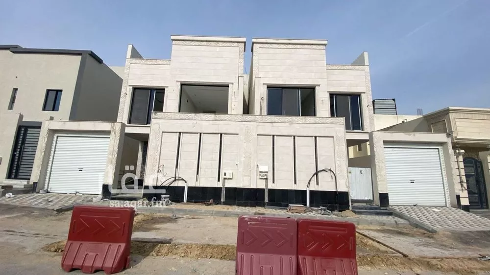 فيلا للبيع في شارع الصندل, حي الصواري, مدينة الخبر, المنطقة الشرقية 1 صورة