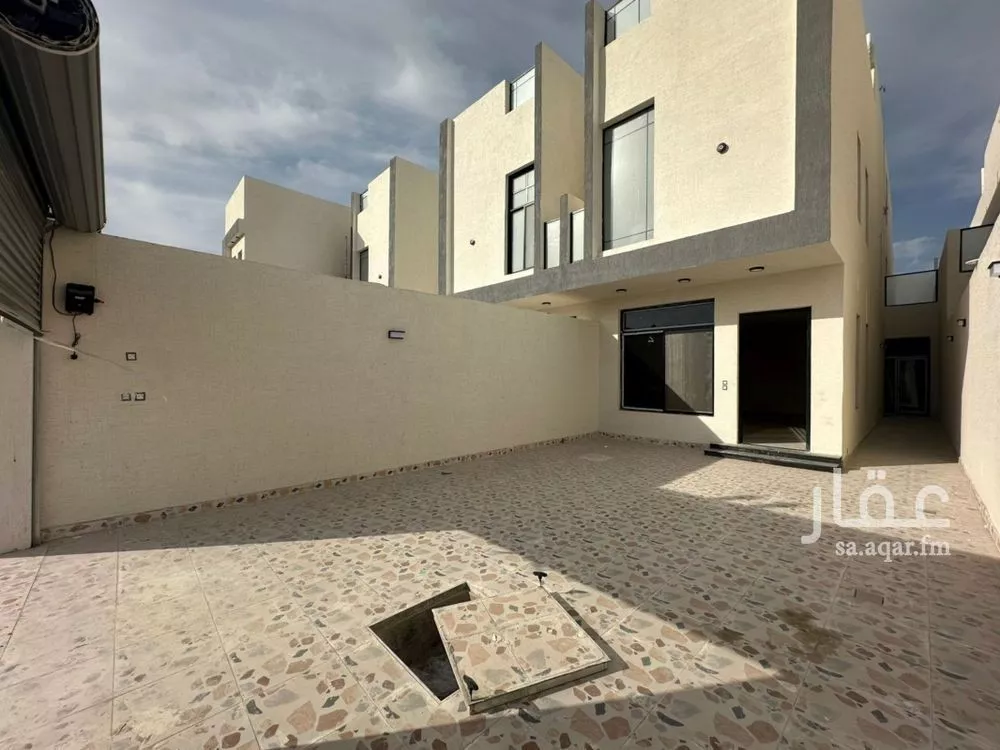 فيلا للبيع في شارع النوخذة, حي الأمواج, مدينة الخبر, المنطقة الشرقية 1 صورة