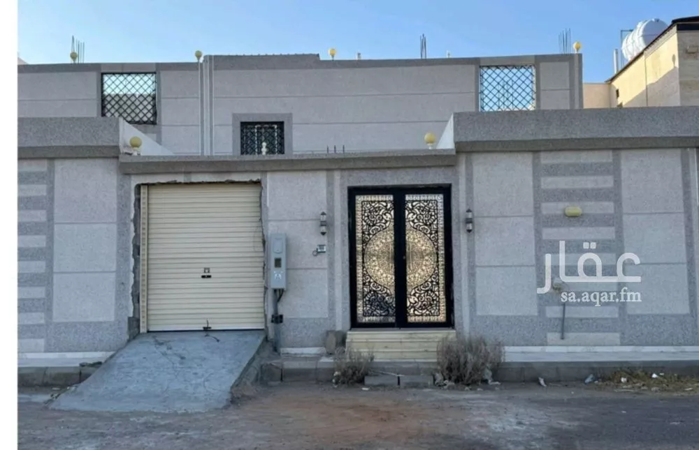 دور للبيع في شارع عبدالله ابن ابي اسيد, حي المدينة الصناعية, مدينة المدينه المنوره, منطقة المدينة المنورة 1 صورة