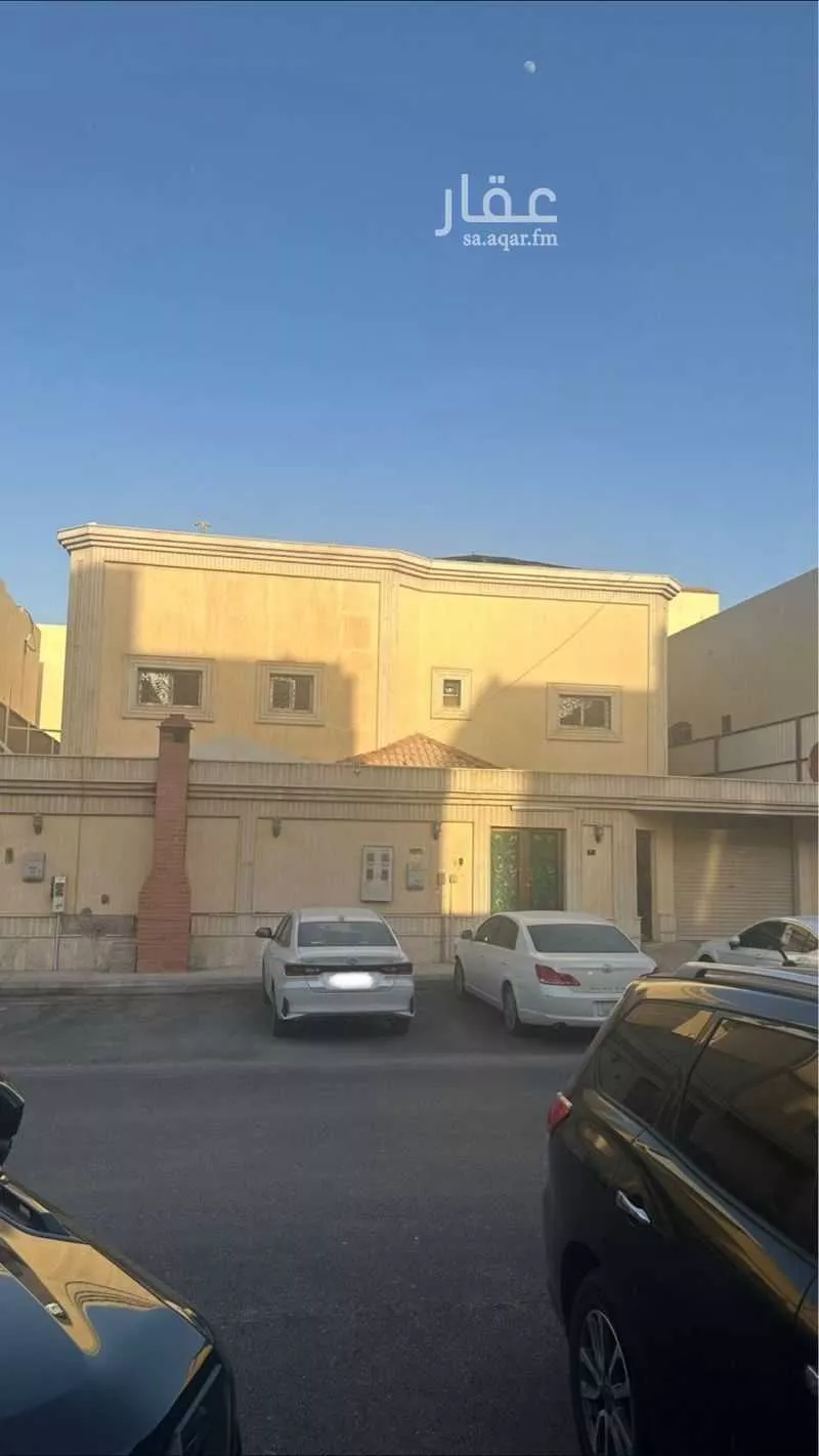 فيلا للبيع في شارع عمر الإشبيلي, حي إشبيلية, مدينة الرياض, منطقة الرياض 1 صورة